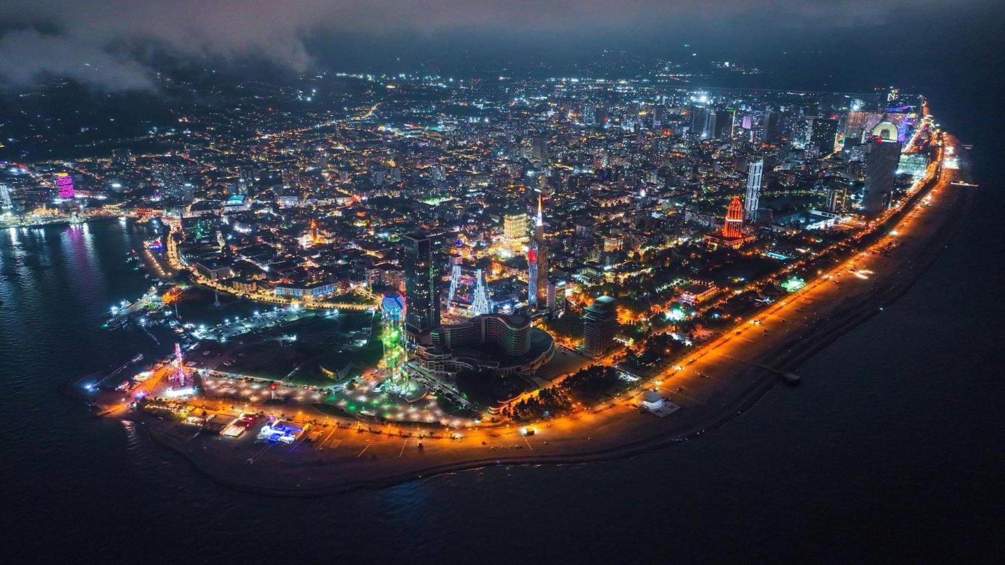 Panorama Sea View Central City Batumi & Aparthotel Eksteriør billede