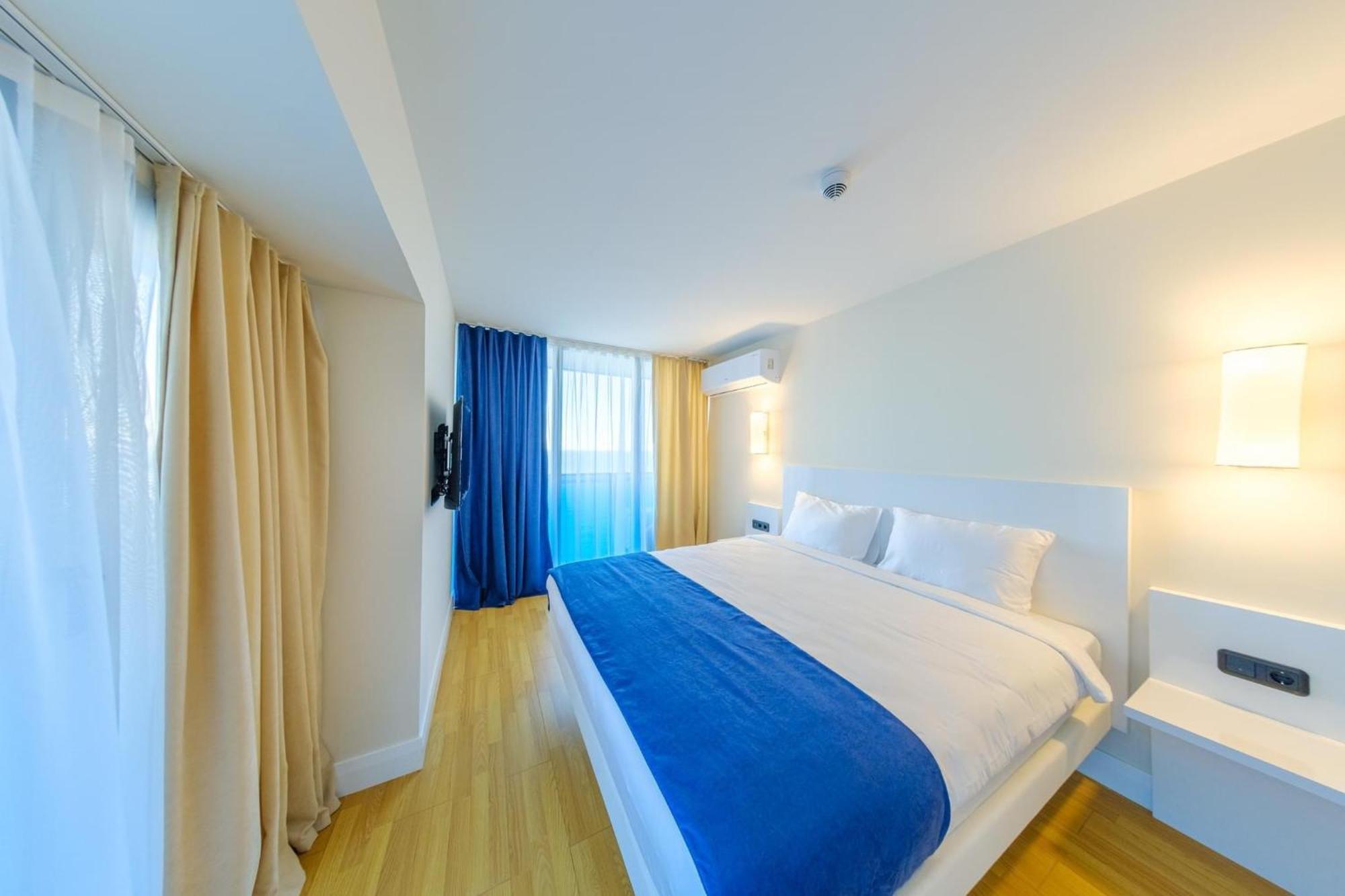 Panorama Sea View Central City Batumi & Aparthotel Eksteriør billede